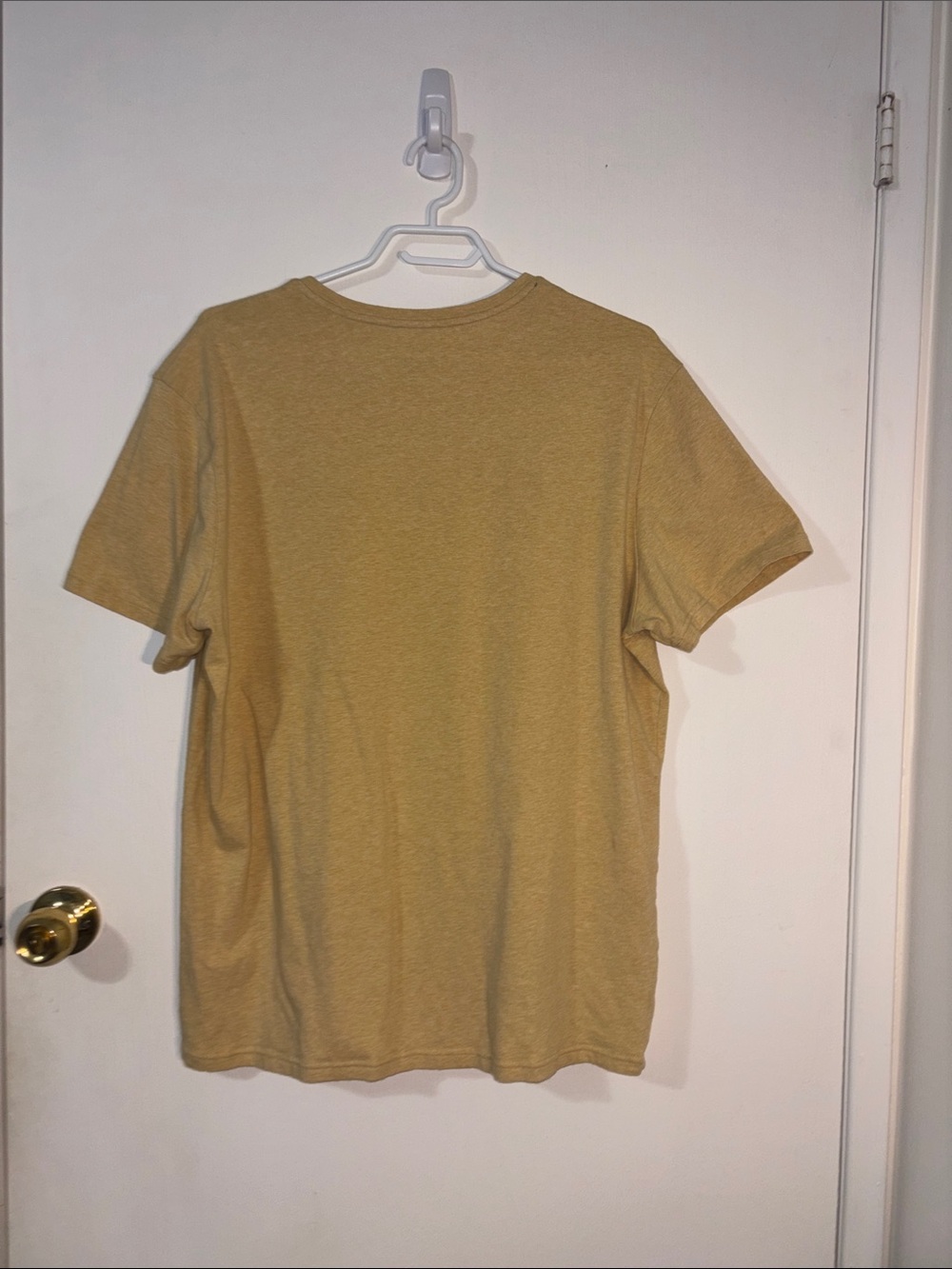 Denver Hayes Men’s XL V‑Neck Yellow T-Shirt - Picture 3 of 3